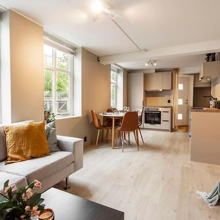New! Modern Apartment In Historic Area Of Bergen! Bagian luar foto