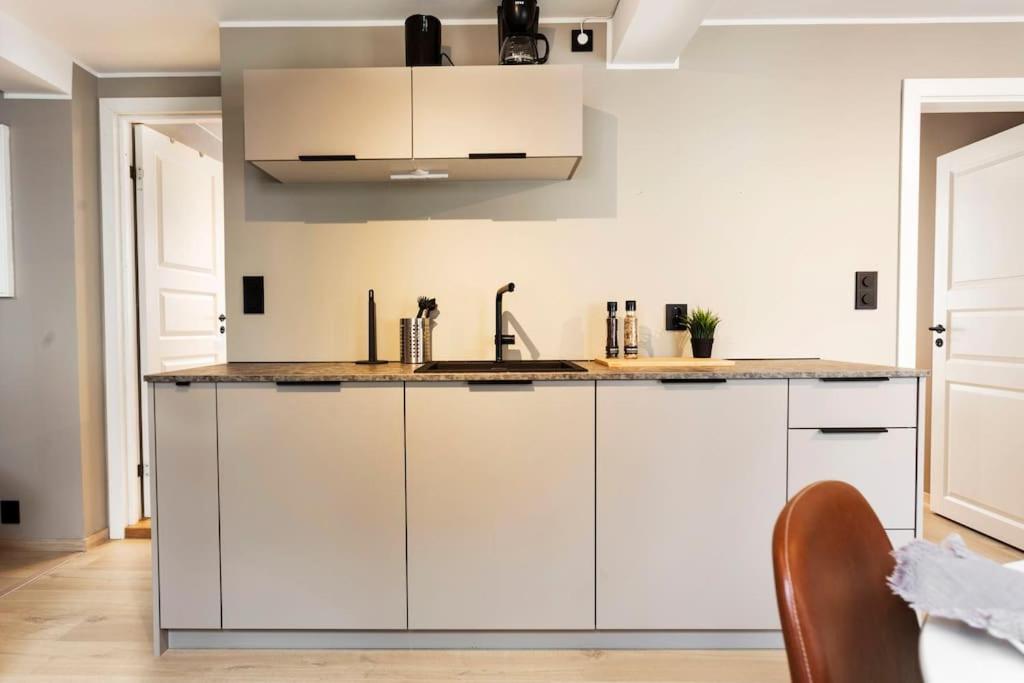 New! Modern Apartment In Historic Area Of Bergen! Bagian luar foto
