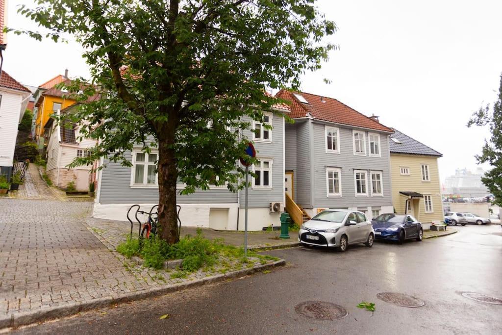 New! Modern Apartment In Historic Area Of Bergen! Bagian luar foto